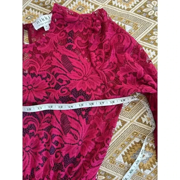 Nikki Poulos Magenta Pink Floral Lace & Blue Lining Size M Stretch Midi Dress - Picture 8 of 16